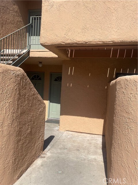 Building Photo - 1480 W Edgehill Rd
