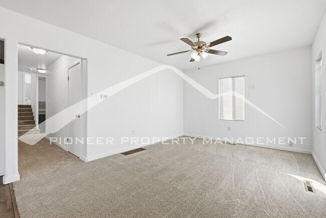 Foto del edificio - Charming Home with Central AC and Washer/Dryer