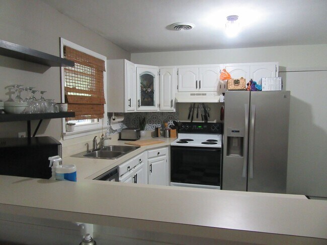 Foto del edificio - Beautiful Brick Ranch