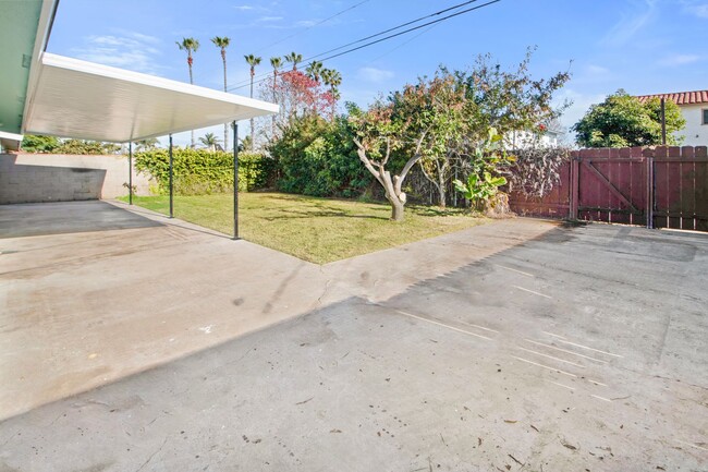 Building Photo - Updated 3 bedroom Home with Fenced Yard