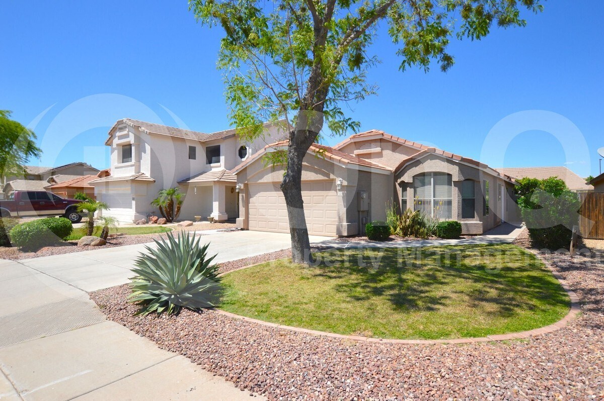 Primary Photo - 2230 E Pinto Dr