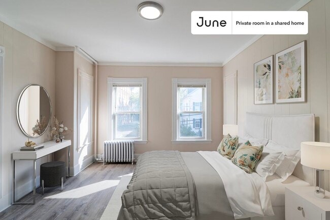 Room in Shared 7 bed/2 bath home - Room in Shared 7 bed/2 bath home