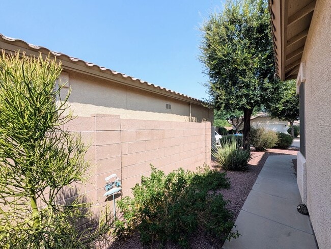 Building Photo - 16635 N 169th Ave