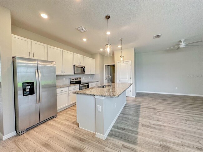 Building Photo - 9409 Baraboo Way