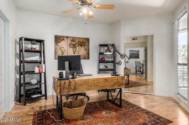 Foto del edificio - 1701 E Colter St