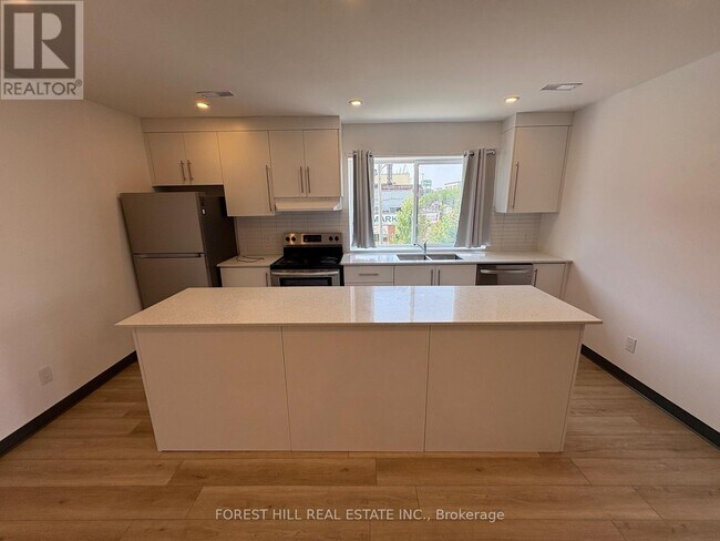 Photo du bâtiment - 2879 Danforth Ave