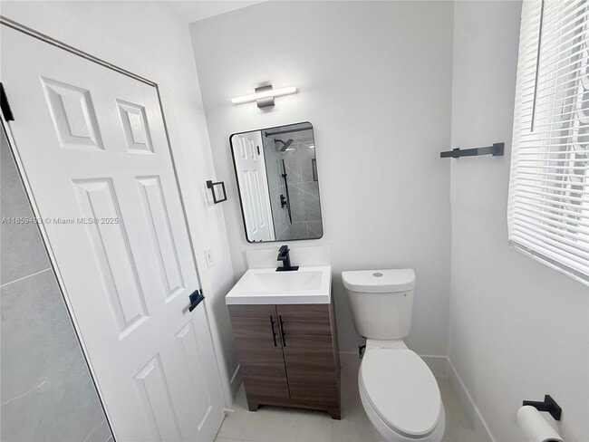 Building Photo - 254 E Dania Beach Blvd