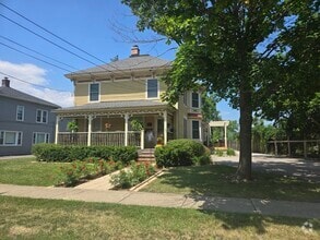 Building Photo - 341 Harden St