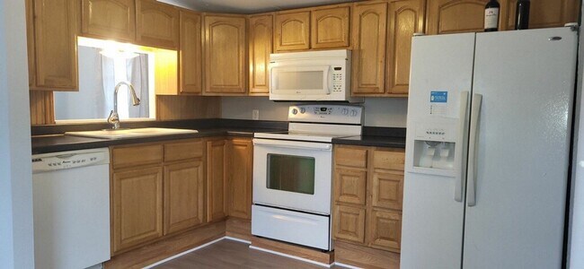 Building Photo - Welcome home!