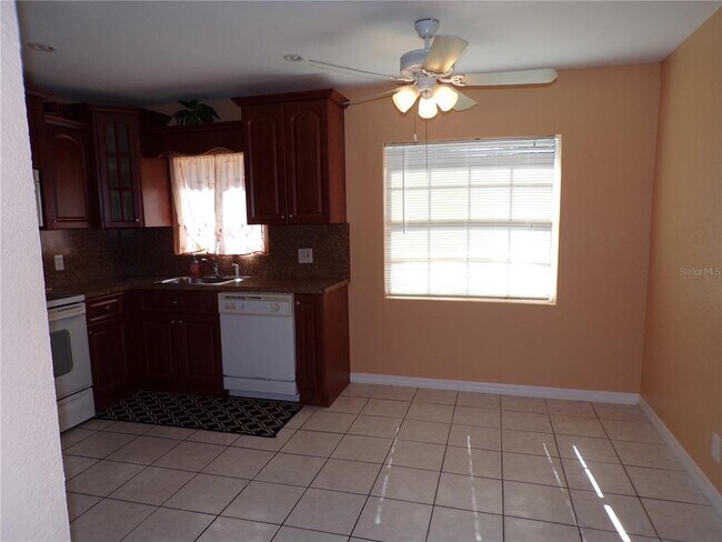 Foto del edificio - 25059 Harbor View Rd