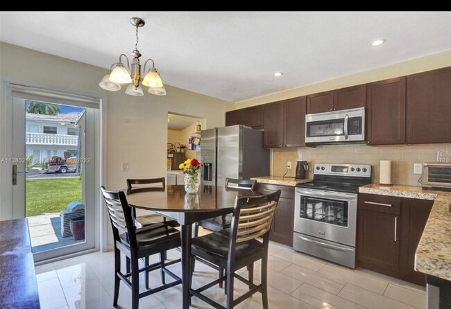 Foto del edificio - 1739 N 16th Ct