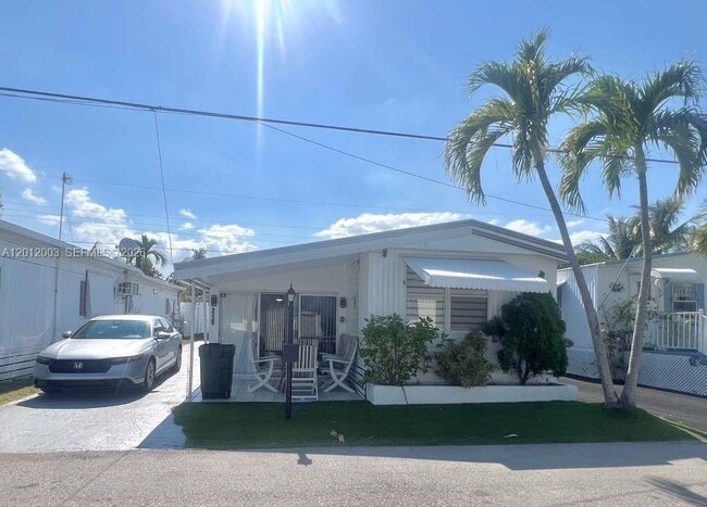 Foto del edificio - 219 W Lake Dr
