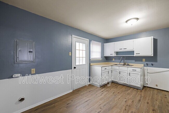 Building Photo - 1432 E Pitman Ave