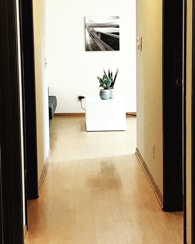 Foto del edificio - 322 N Henry St