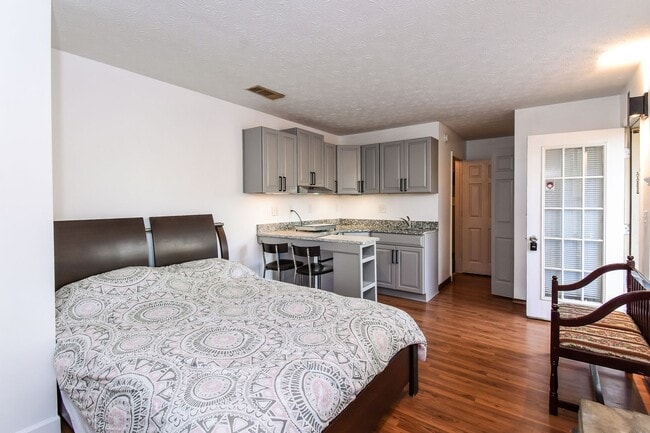 Foto del edificio - 1312 Brandl Dr SW