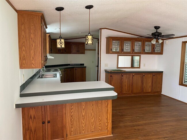 Foto del edificio - 16066 N Loop Dr