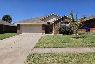 Building Photo - 909 Shadowlake Rd