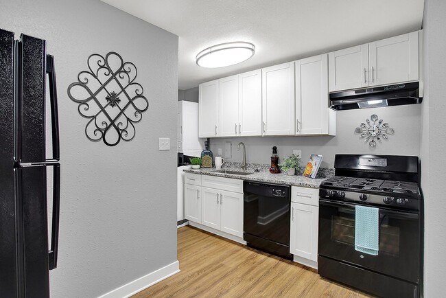 Building Photo - Verona at Silver Hill