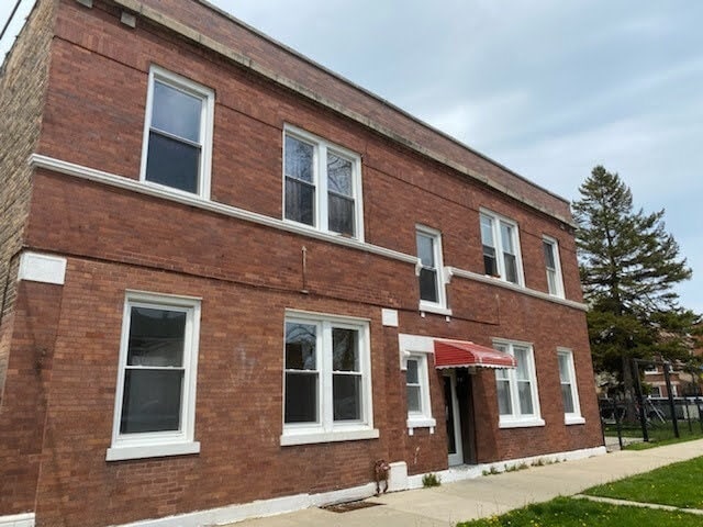Building Photo - 2656 S Kolin Ave