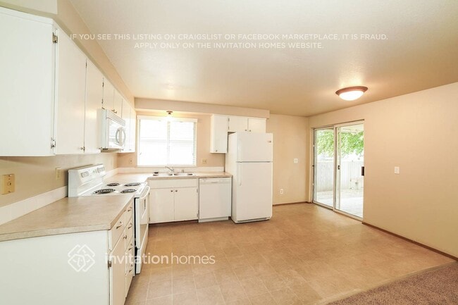Building Photo - 15605 120th Ave E