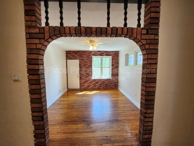 Foto del edificio - 3145 Halliday Ave