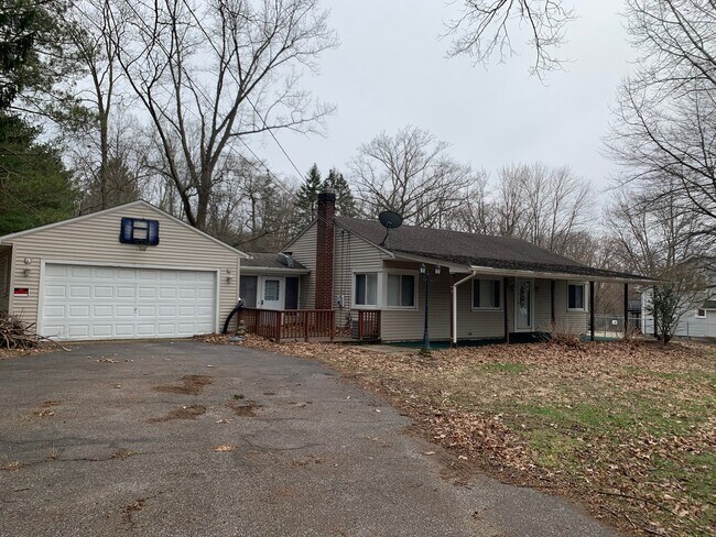 Foto del edificio - 8986 King Graves Rd NE