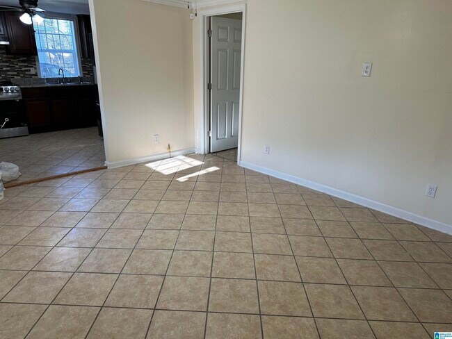 Building Photo - 102 Tyus Cir