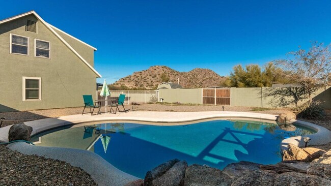 Building Photo - 2012 E Tonopah Dr