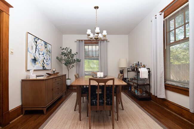 Foto del edificio - 308 E Linn St