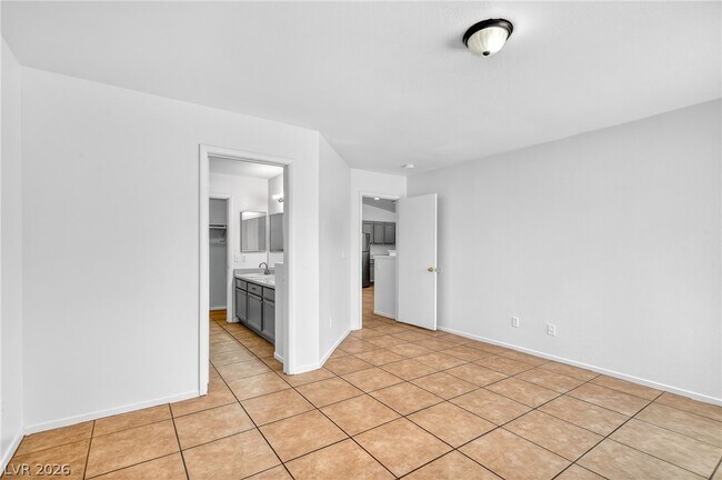 Building Photo - 5683 Halvern Ave