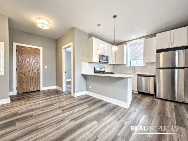 Foto del edificio - 2 bedroom in CHICAGO IL 60613