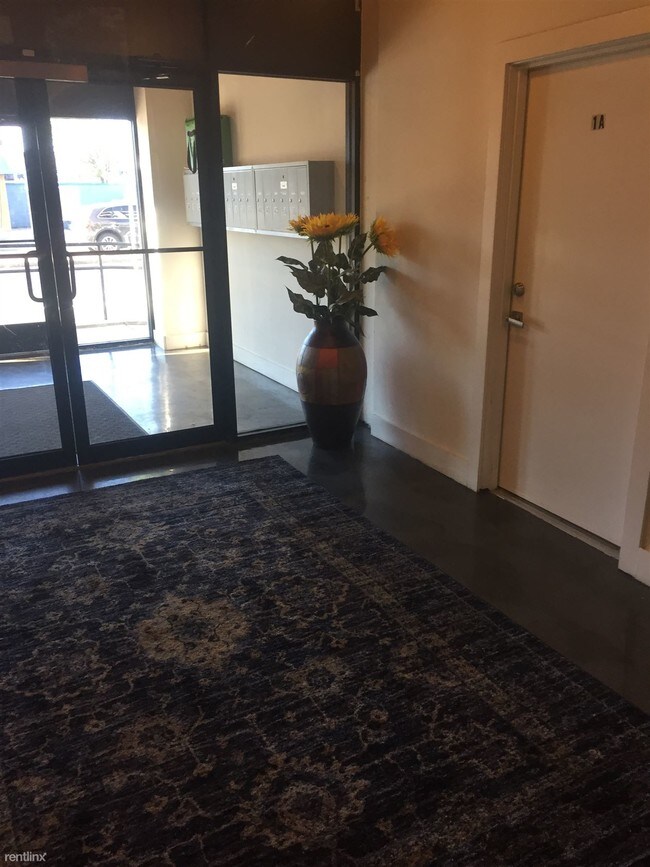 Foto del edificio - 2 br, 2 bath  - 201 Spring Garden St