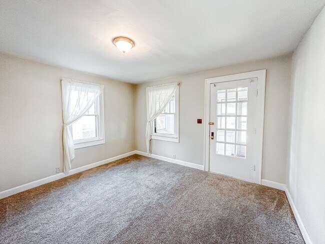 Building Photo - 506 - 508 Emerson Ave