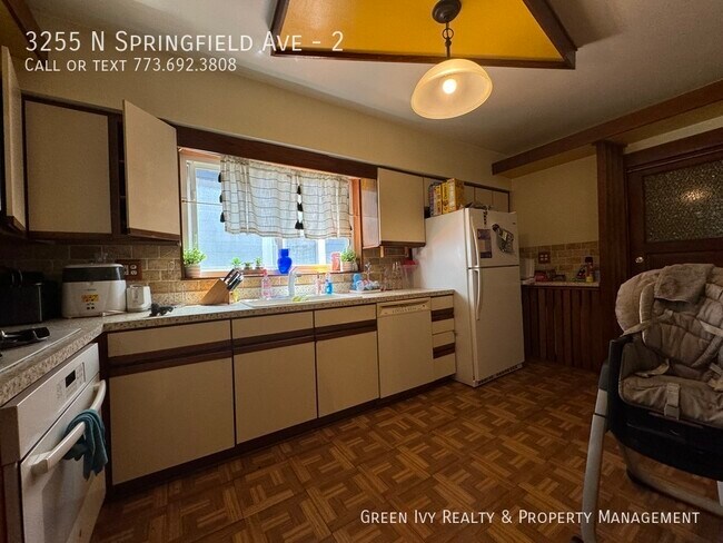 Building Photo - Beautiful Avondale 2 bed with Heat Included!