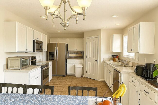 Building Photo - Beautiful 3 Bedroom Home in WL School District