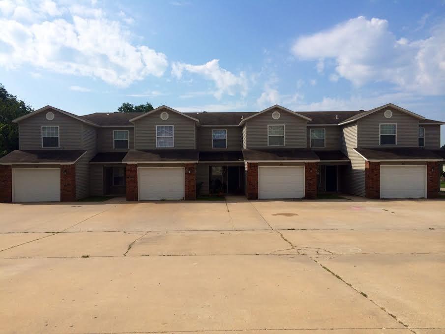 512 Birmingham St SW, Gravette, AR 72736 Townhome Rentals in Gravette