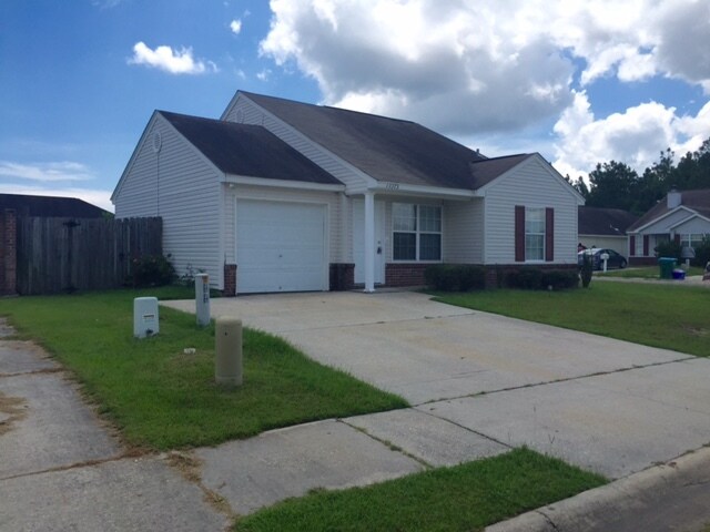 Building Photo - 13375 Chris Dr