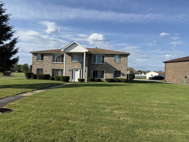 Building Photo - 2721 Alder Creek Dr S