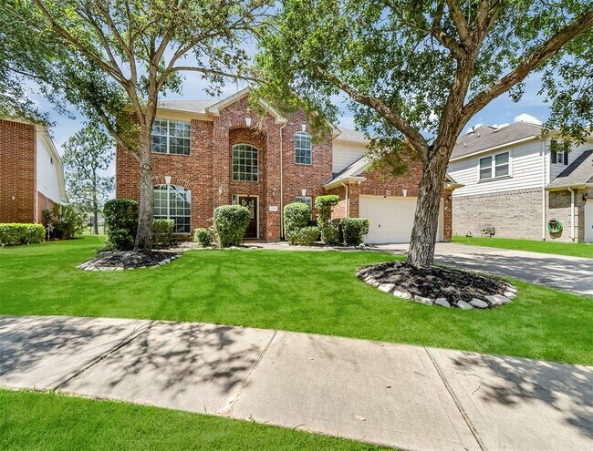 Building Photo - 1330 Ventura Canyon Dr