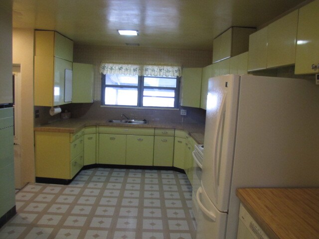 Foto del edificio - 2114 E 18th St