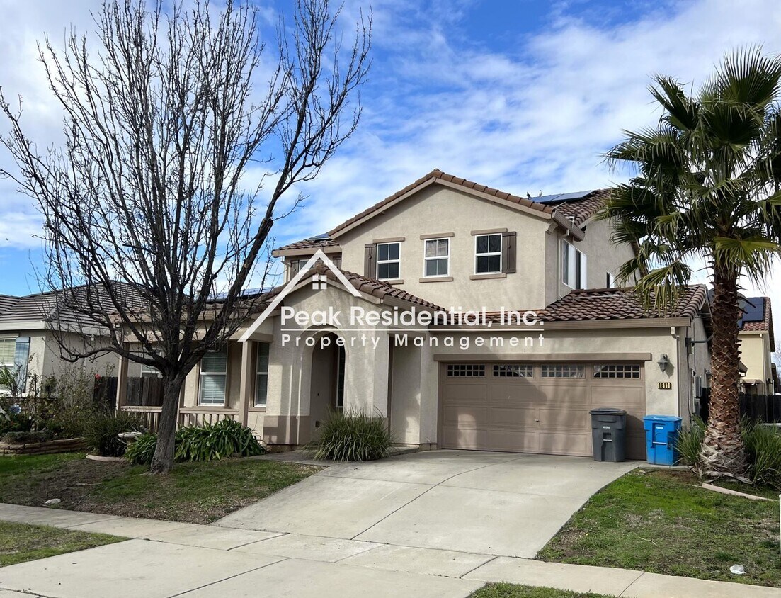Foto principal - Spacious Marysville 5bd/3ba Home With Loft...