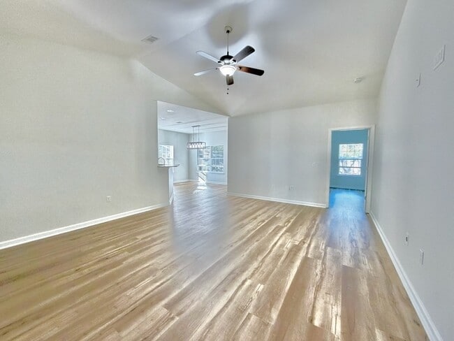 Building Photo - 349 Fir Ave