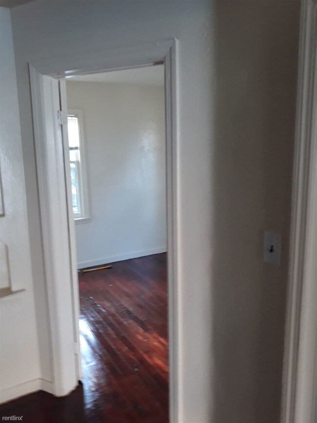 Building Photo - 3 br, 1.5 bath House - 20497 Gallagher St ...