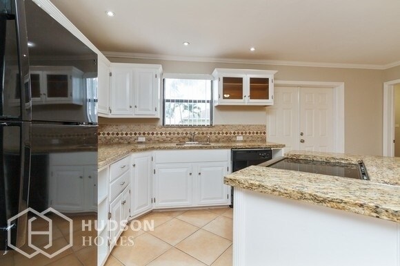 Foto del edificio - NOW AVAILABLE! - 19220 SW 319 ST, HOMESTEA...