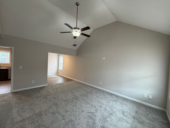 Building Photo - Charming 3 bed 2 bath home in Smyrna near I24 and I840