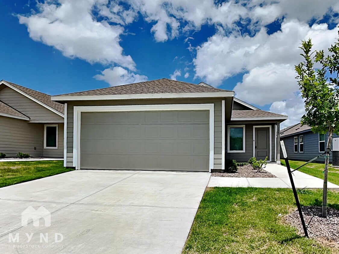Primary Photo - 1267 Hackberry Trl