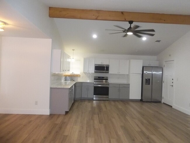Foto del edificio - 240 Pin Oak Way N