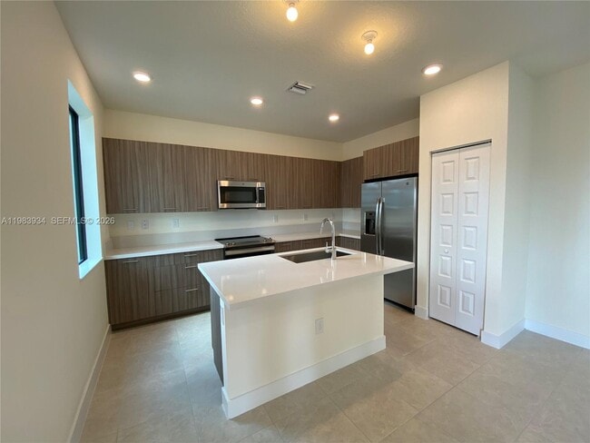 Building Photo - 8379 Central Park Blvd