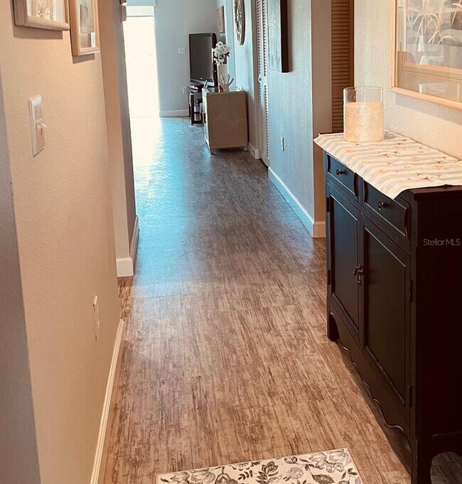 Building Photo - 9300 Clubside Cir