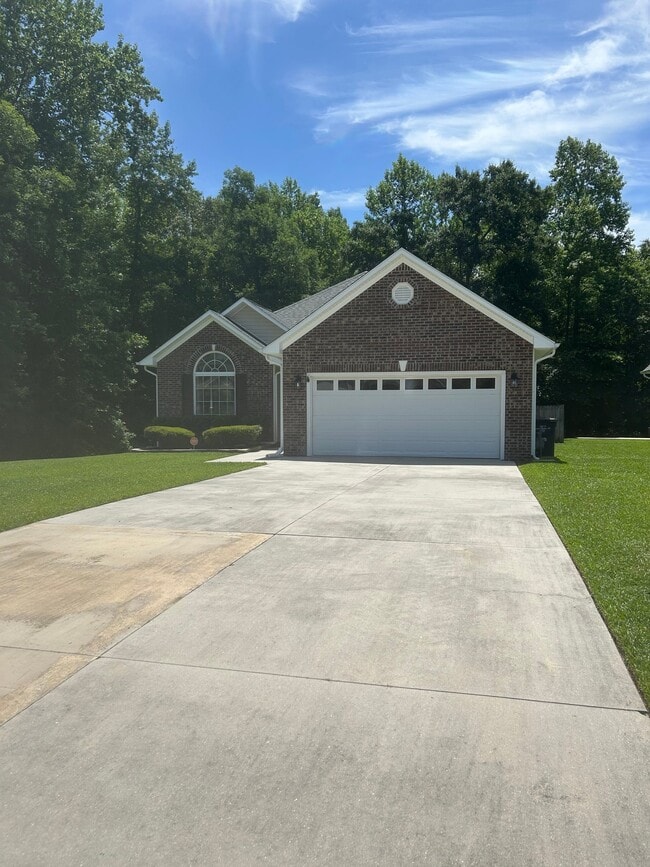 Building Photo - 506 Weatherford Dr